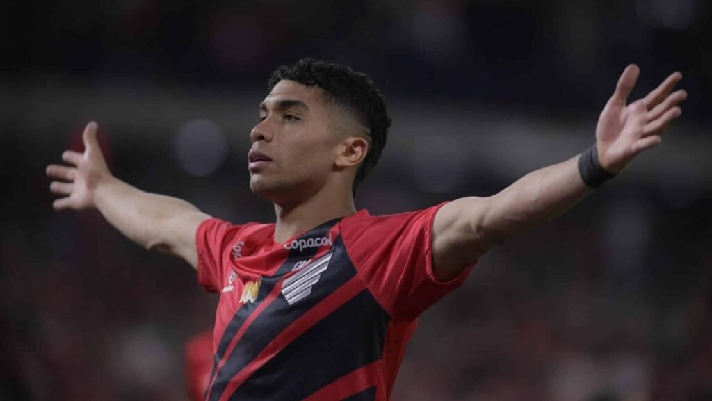 Athletico-PR bate Cruzeiro e volta a vencer no Brasileirão após 3 meses