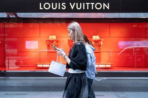 Mercado de luxo sofre com China mais fraca e mudanças no comportamento dos consumidores