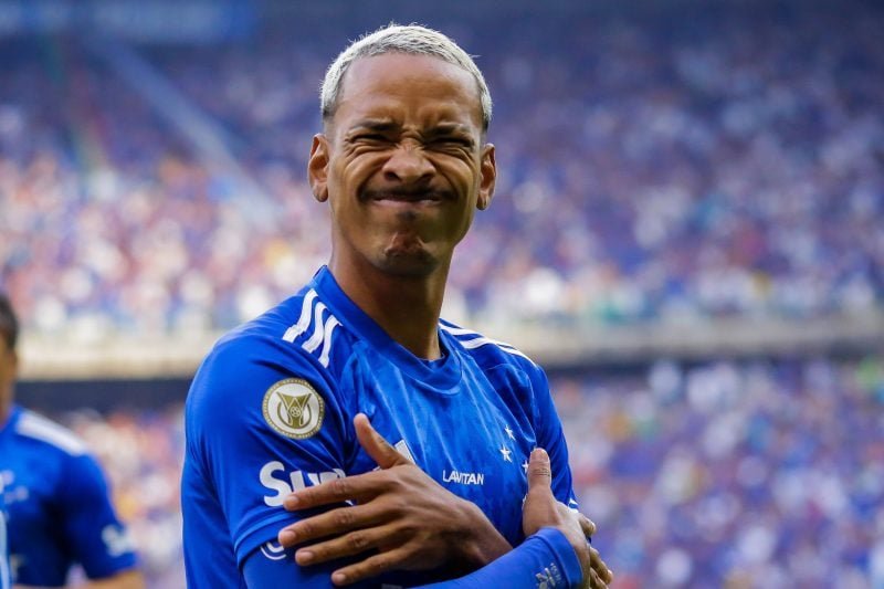 Matheus Pereira e Bernard, quem foi melhor na Premier League?