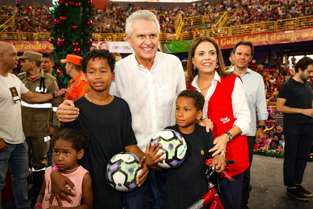 Governo de Goiás distribuiu mais de 20 mil brinquedos no Goiânia Arena
