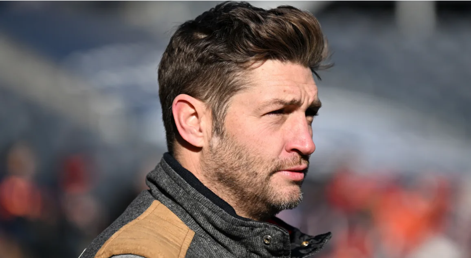 O ex-astro da NFL é preso por dirigir bêbado e porte ilegal de arma