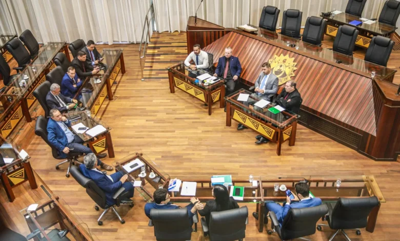 Votação de reajustes do TJ, TCE e criação de Programa de Aquisição de Alimentos é adiada | ac24horas Votação de reajustes do TJ, TCE e criação de Programa de Aquisição de Alimentos é adiada | ac24horas