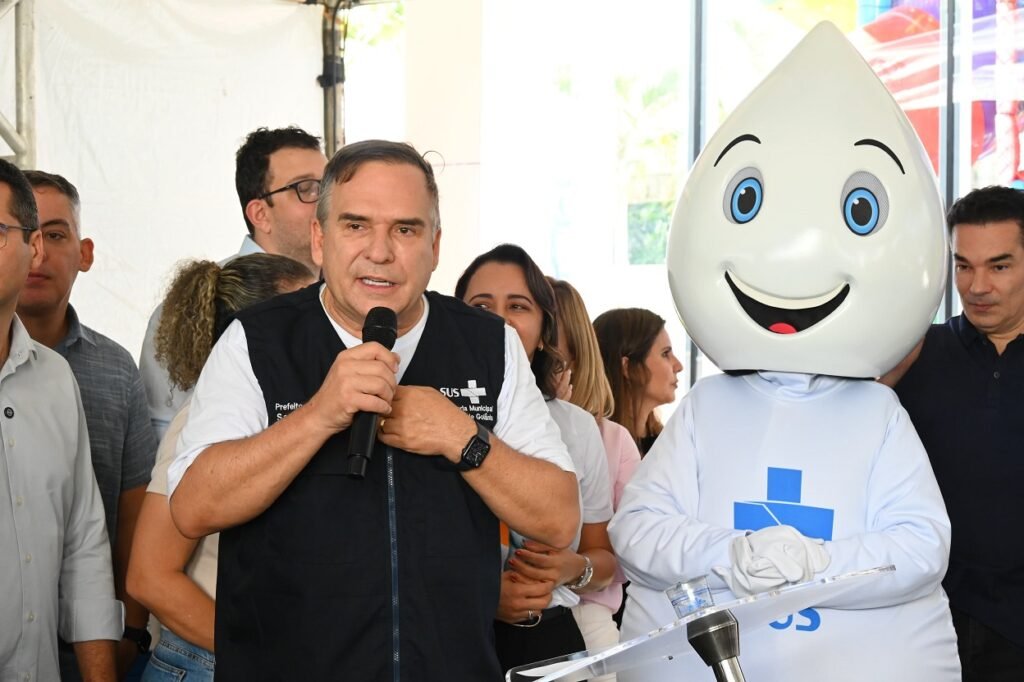 Prefeito de Goiânia faz apelo para vacinação contra gripe