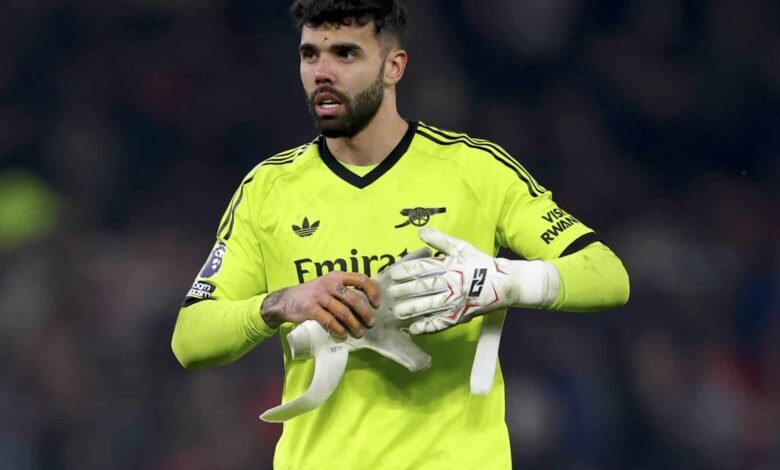 Alvo de Arsenal e Barça, goleiro comparado a Messi salva time de queda e aborda futuro Alvo de Arsenal e Barça, goleiro comparado a Messi salva time de queda e aborda futuro