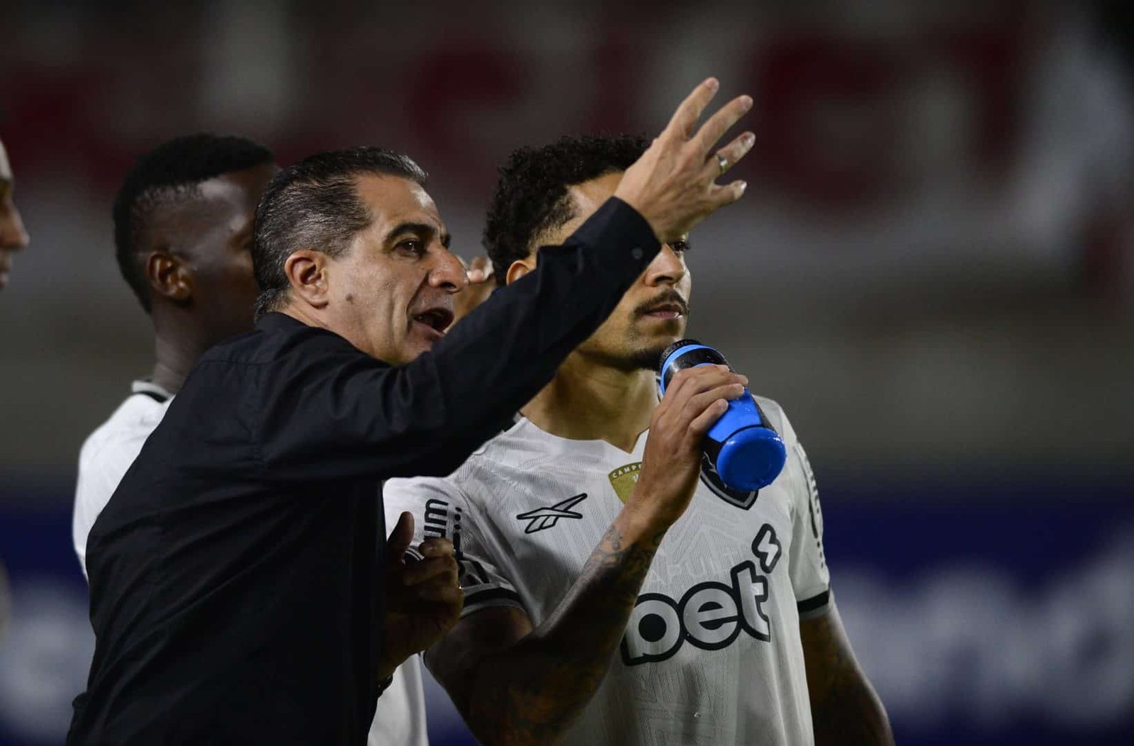 Falha de John não pode esconder mais um jogo ruim do Botafogo de Paiva