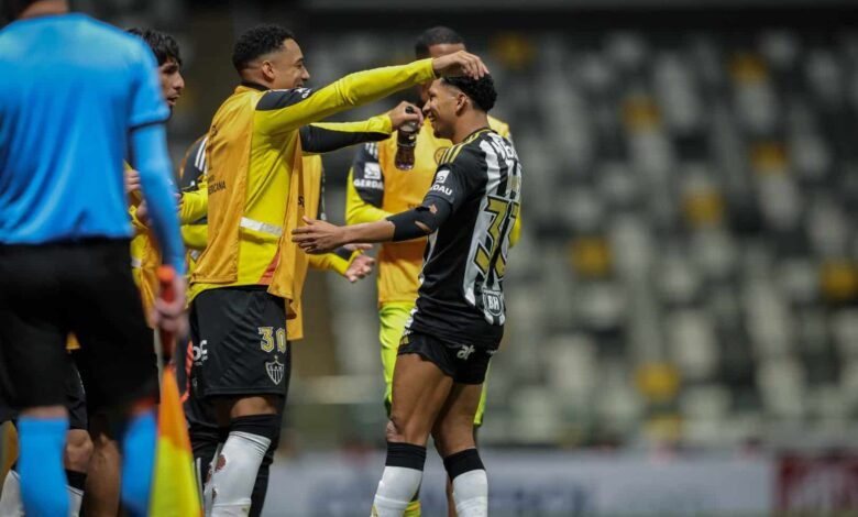 Rony e Scarpa mostram que Atlético-MG pode não depender tanto assim de Hulk Rony e Scarpa mostram que Atlético-MG pode não depender tanto assim de Hulk