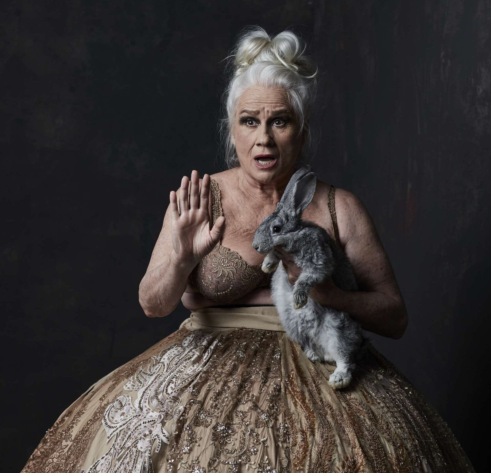 Vera Holtz apresenta monólogo ‘Ficções’ no Teatro Goiânia