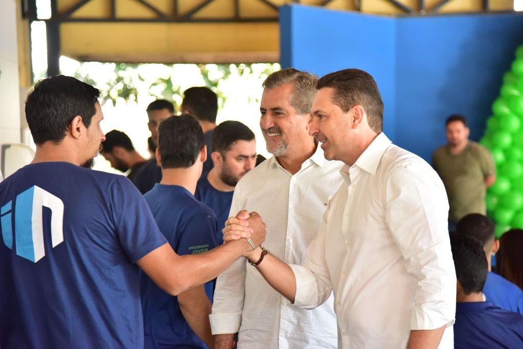Leandro apresenta propostas para gerar emprego e renda