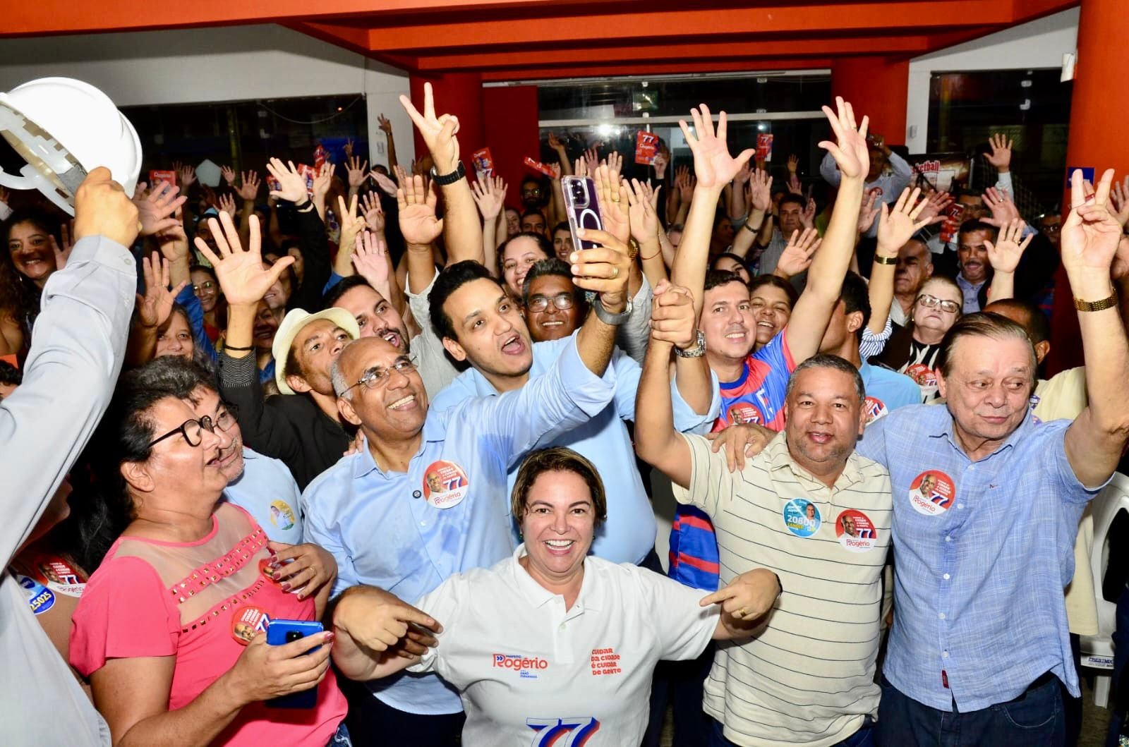 Servidores declaram apoio a Rogério Cruz e definem mobilizações