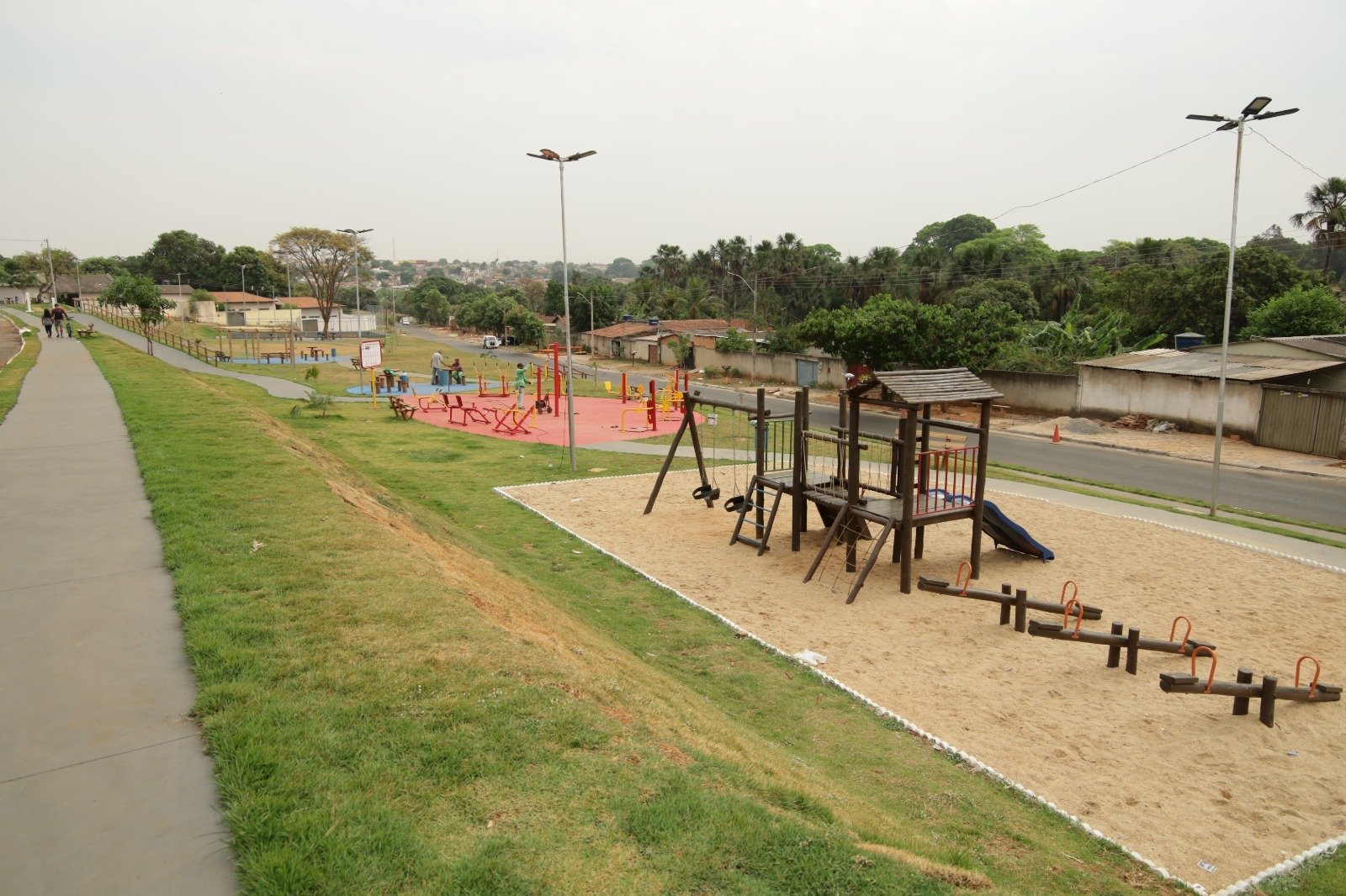 Prefeitura de Aparecida inaugura nova praça no Veiga Jardim II