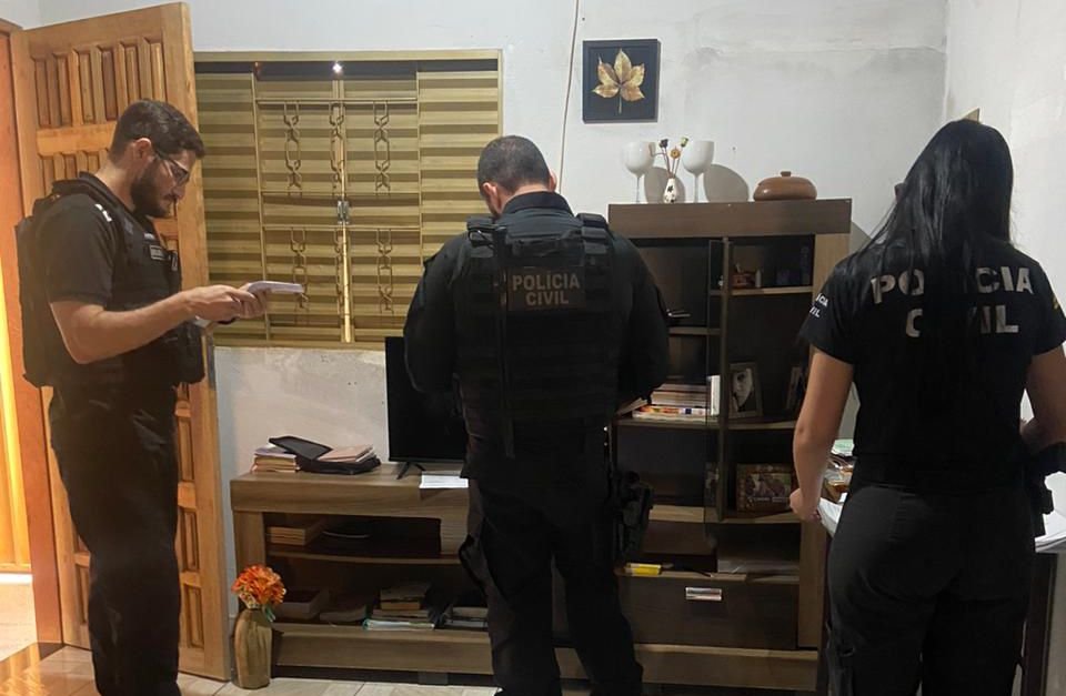 Assistente social é suspeita de furto e fazer empréstimo em nome de idoso