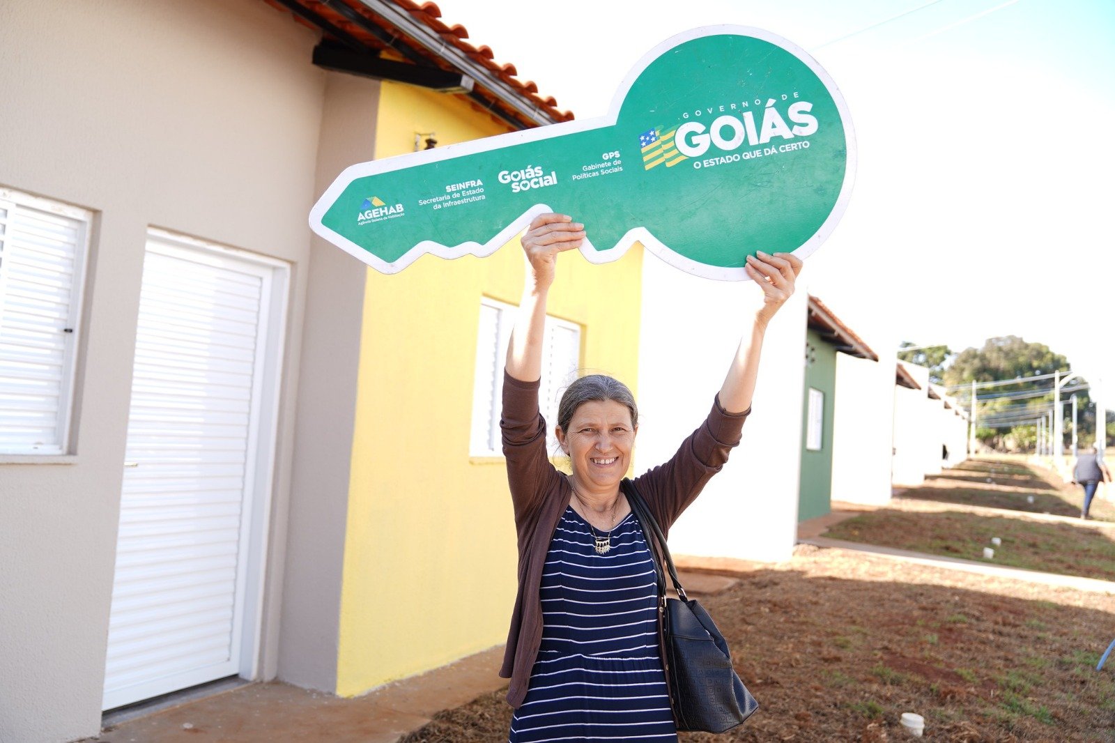 Agehab lança editais para construção de 764 moradias a custo zero em 16 municípios