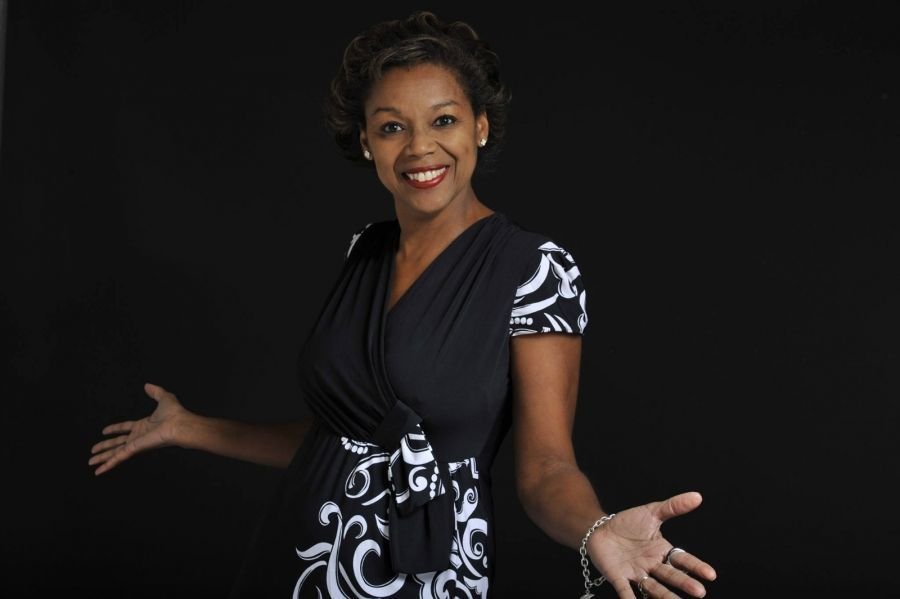 Morre Julieta Amaral, primeira jornalista negra a apresentar um telejornal no RS Morre Julieta Amaral, primeira jornalista negra a apresentar um telejornal no RS