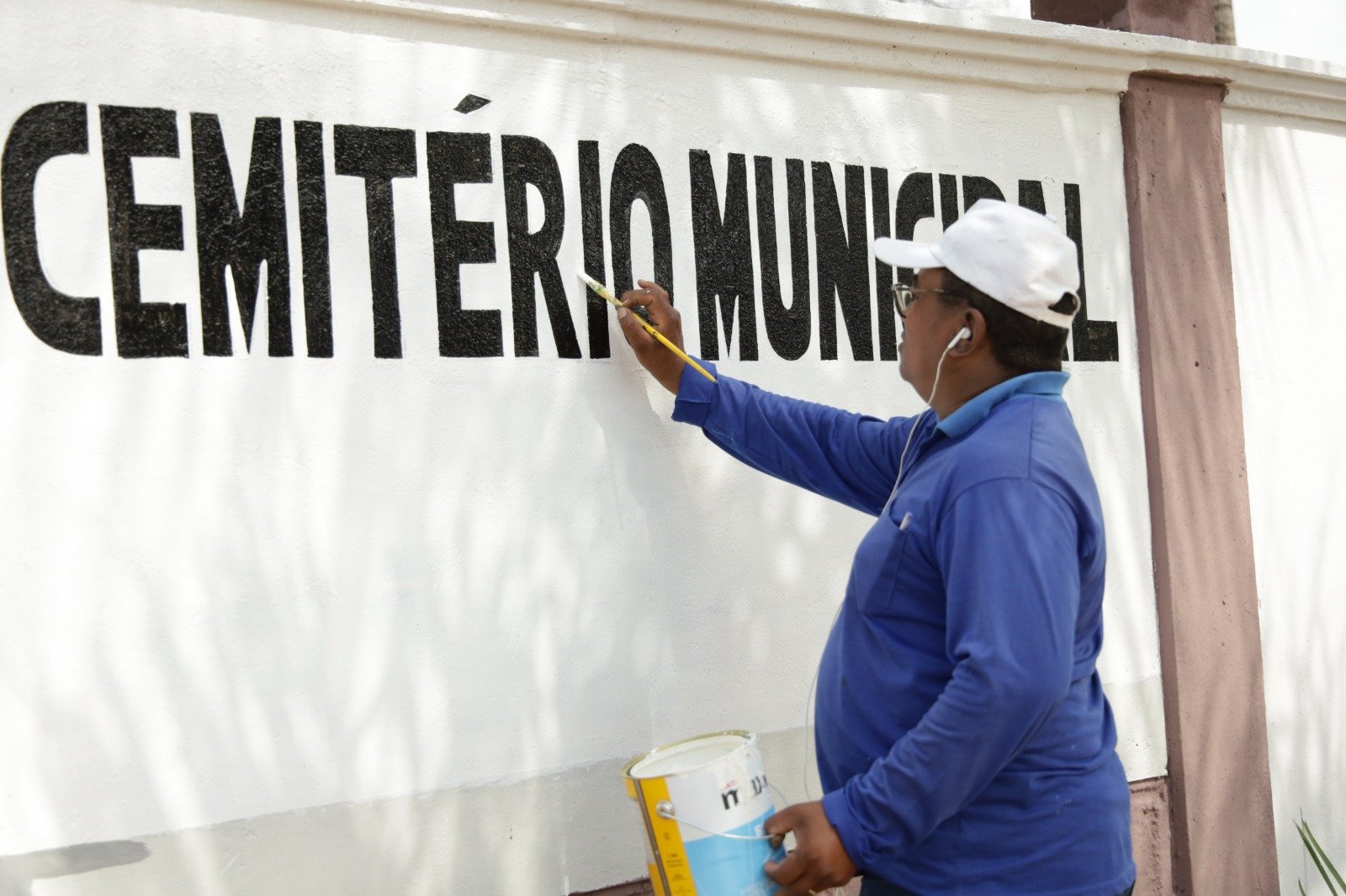 Prefeituras de Goiânia e Aparecida preparam cemitérios