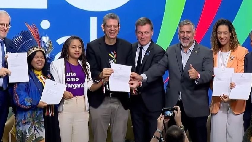 Declaração final do G20 Social cobra do grupo taxação de super-ricos