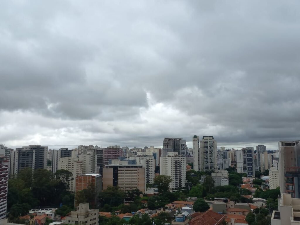 Chuva diminui e São Paulo deve ter quarta-feira com garoa ocasional
