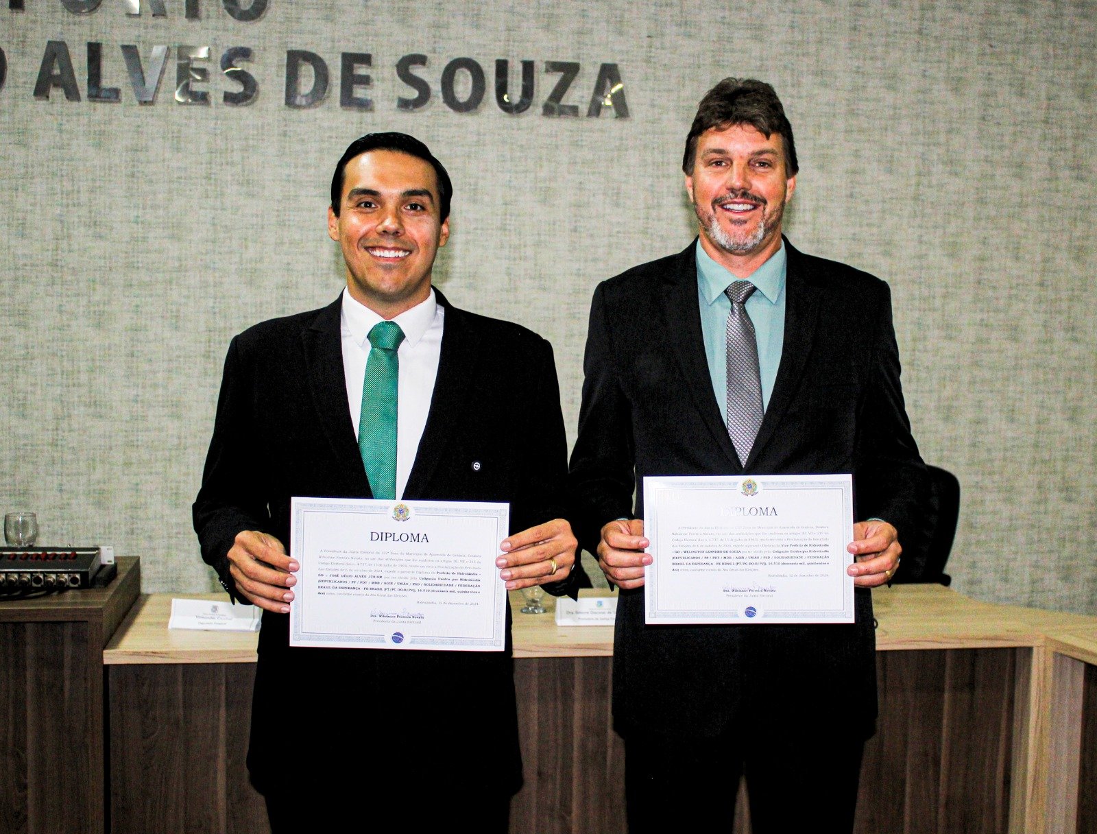 José Délio, vice e vereadores são diplomados em Hidrolândia
