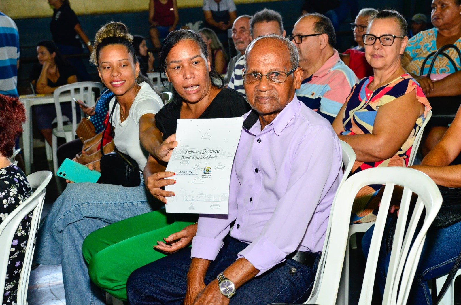 Prefeitura de Goiânia entrega escrituras a 650 famílias