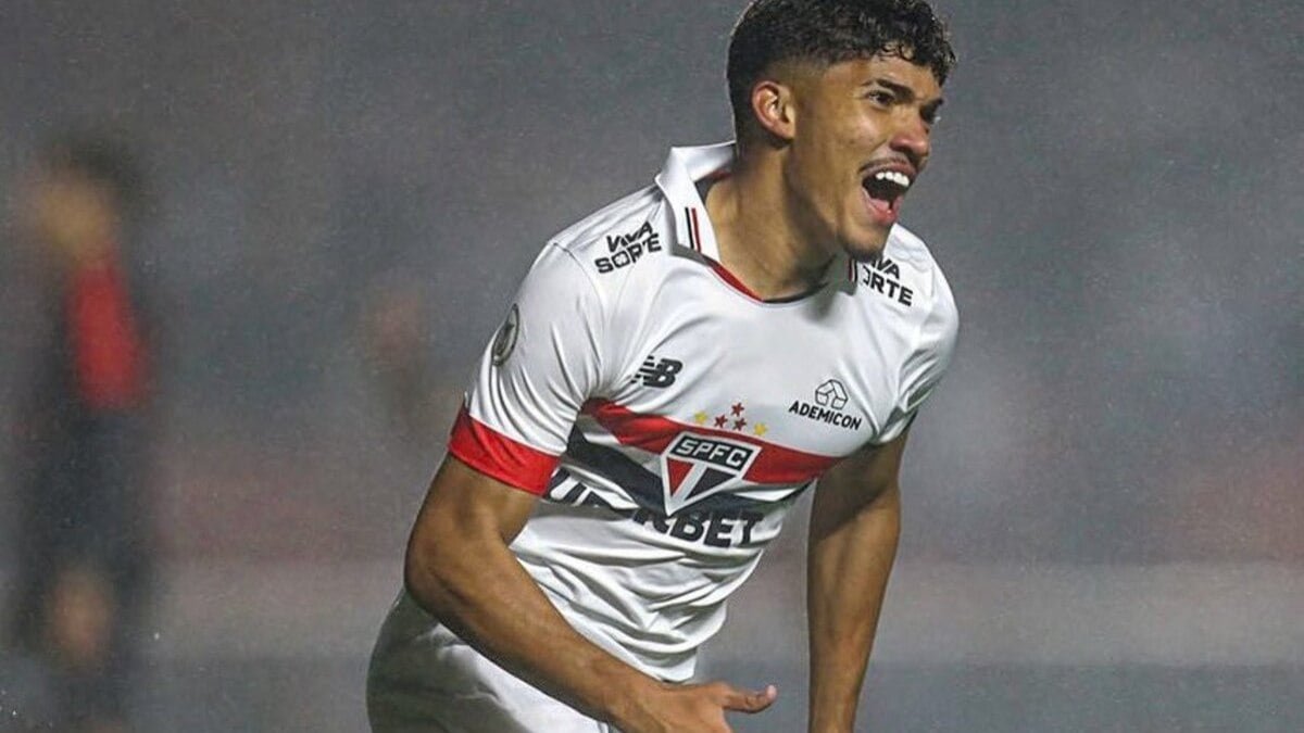 São Paulo derrota o Vitória em noite de golaços no MorumBIS