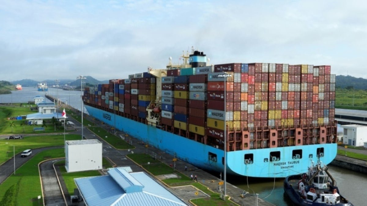 Navio com mais de 17 mil contêineres quebra recorde no Canal do Panamá