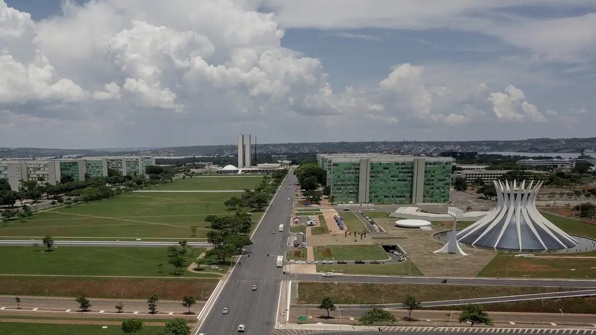 Governo libera R$ 1,7 bilhão e reduz  bloqueio de recursos no Orçamento