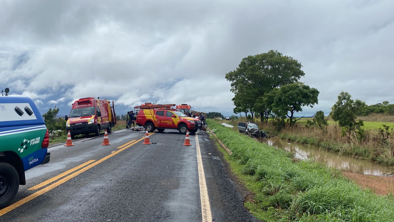 Colisão entre veículos de passeio deixa 6 feridos e 2 mortos em rodovia de Caldas Novas