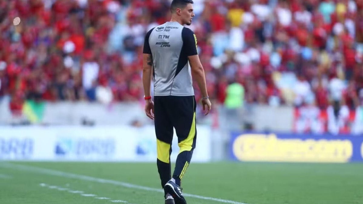 Filho de Tite comenta ausência do pai em jogo do Flamengo