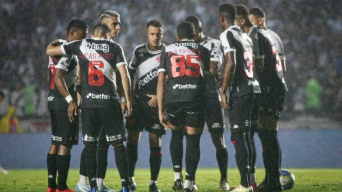 Vasco opta por poupar dupla contra o Bahia; saiba