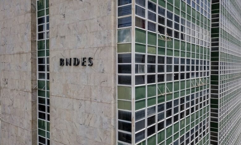 BNDES abre hoje inscrições para concurso com salário inicial de R$ 20.900; saiba mais BNDES abre hoje inscrições para concurso com salário inicial de R$ 20.900; saiba mais