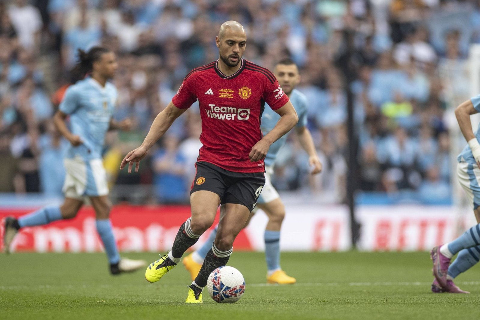 Como Mourinho quer convencer Amrabat a desistir do Atlético de Madrid para jogar na Turquia
