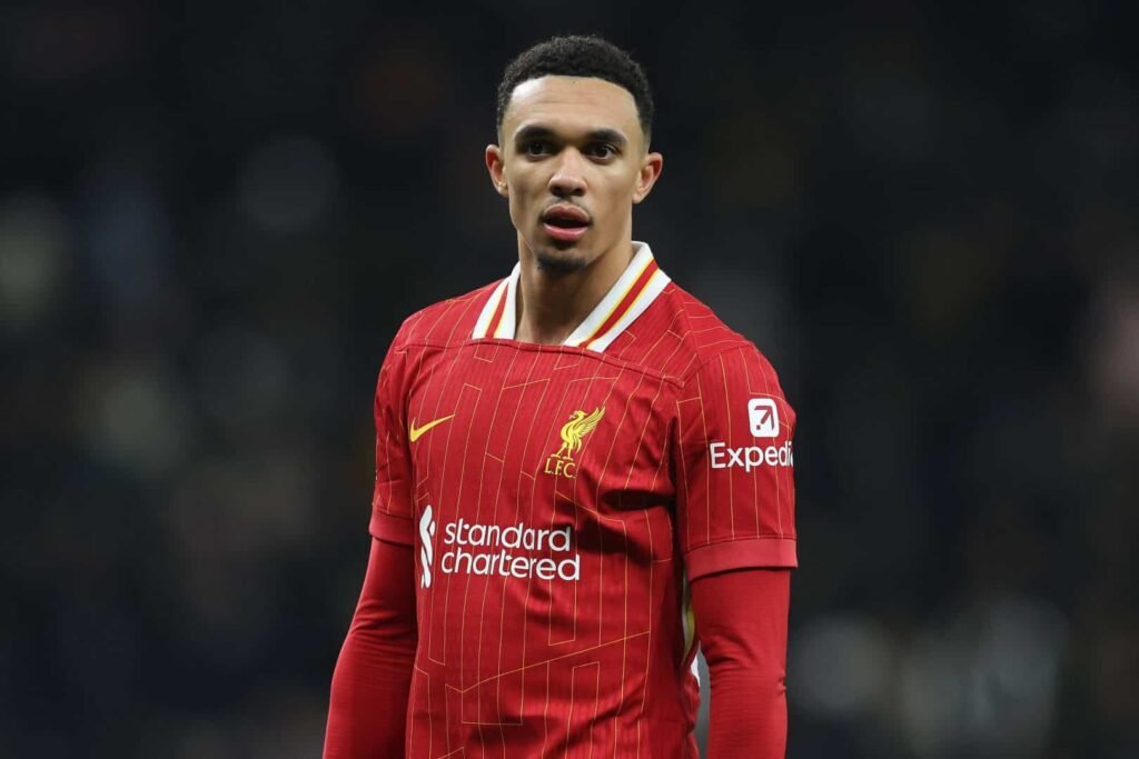 Van Dijk dá dica sobre futuro de Arnold e indica que ele ainda pode ficar no Liverpool