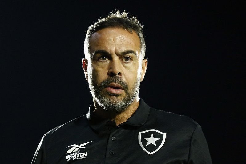 Artur Jorge comemora vitória do Botafogo: “Faz parte da ambição“ Artur Jorge comemora vitória do Botafogo: “Faz parte da ambição“