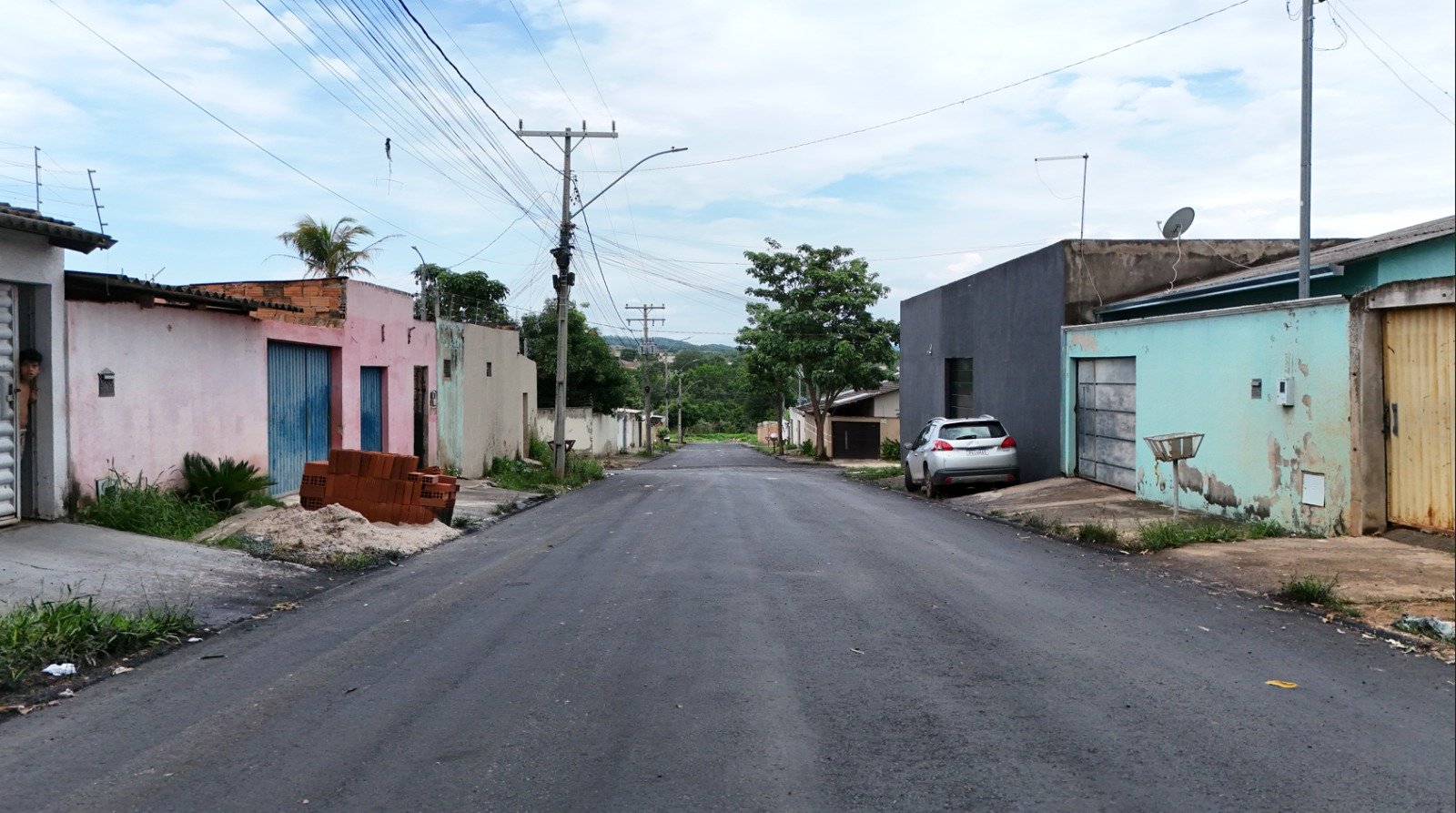 Prefeitura de Senador Canedo inicia revitalização asfáltica do bairro Paraíso