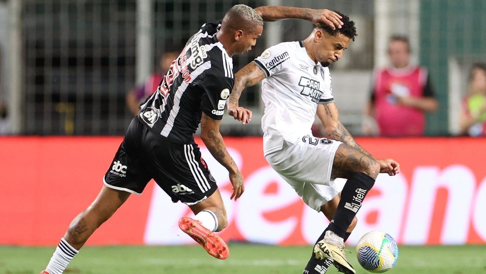 Libertadores: quem joga de listrado? veja uniformes de Galo e Botafogo na final