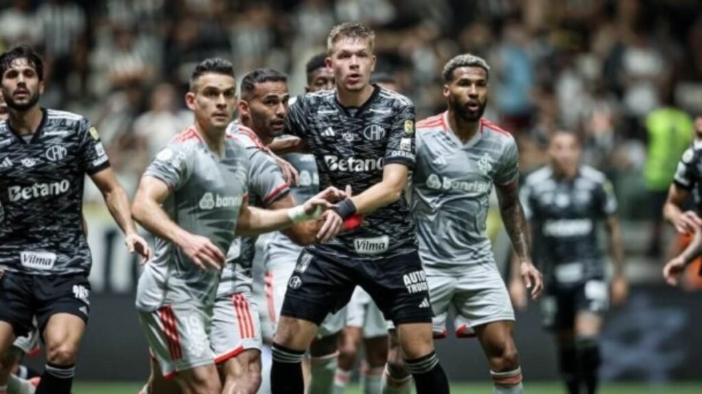 Bruno Tabata celebra Lei do Ex e recuperação do Internacional no Brasileirão