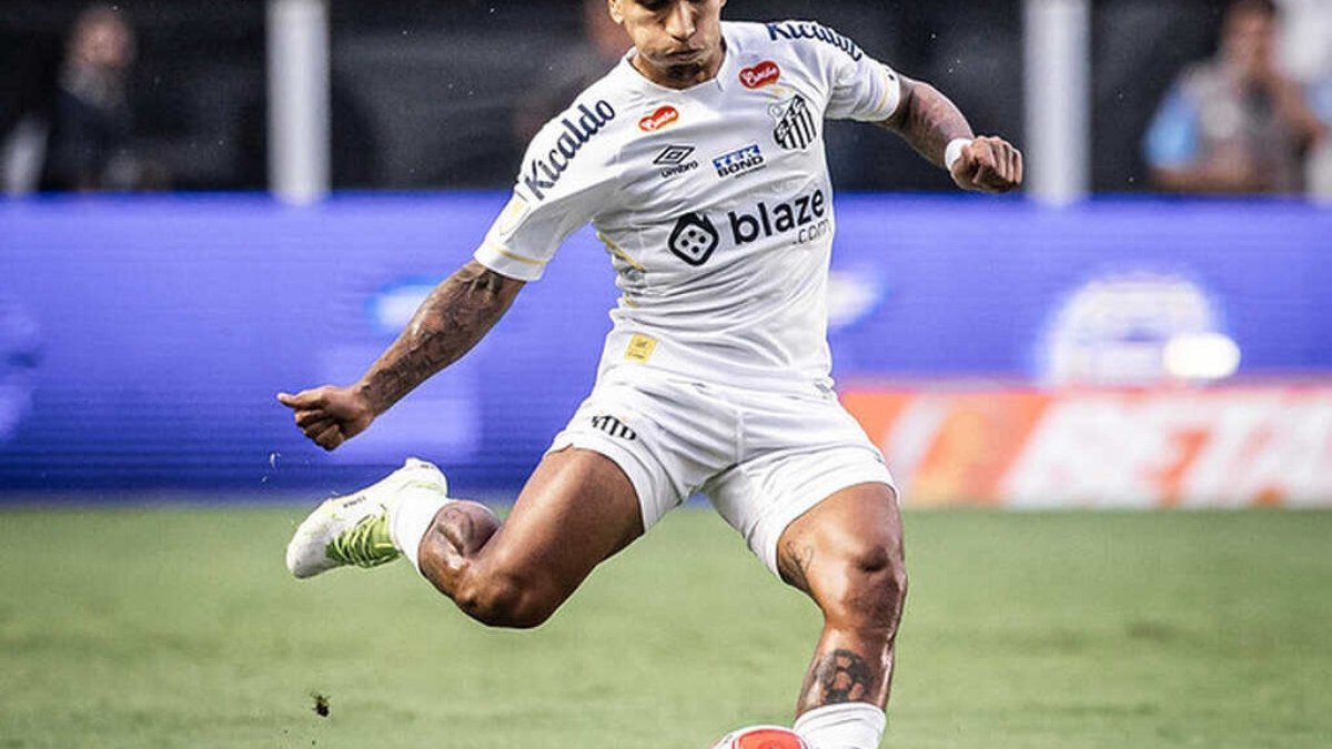 Santos retorna atividades e Carille contará com novidade para jogo decisivo