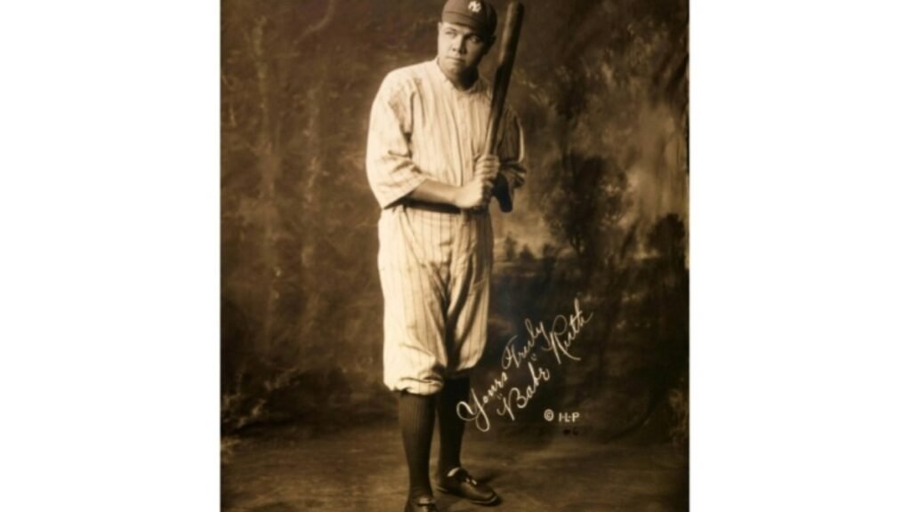 Camisa de Babe Ruth, lenda do beisebol, bate recorde em leilão