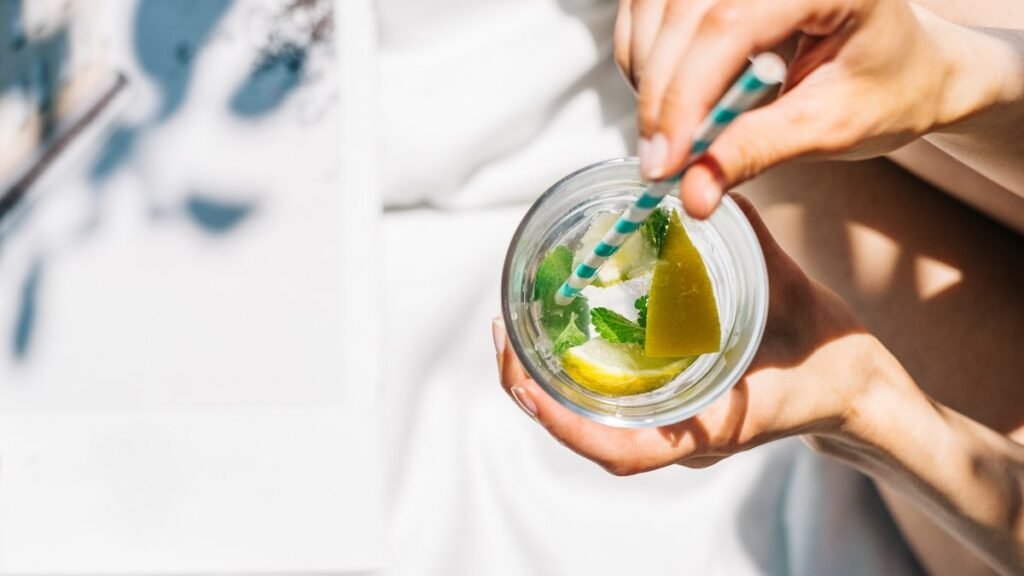 3 drinks sem álcool para refrescar no calorão do fim de semana