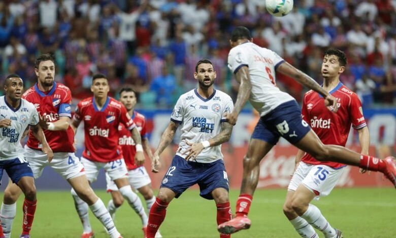 Bahia leva virada do Nacional na Fonte Nova pela Libertadores Bahia leva virada do Nacional na Fonte Nova pela Libertadores