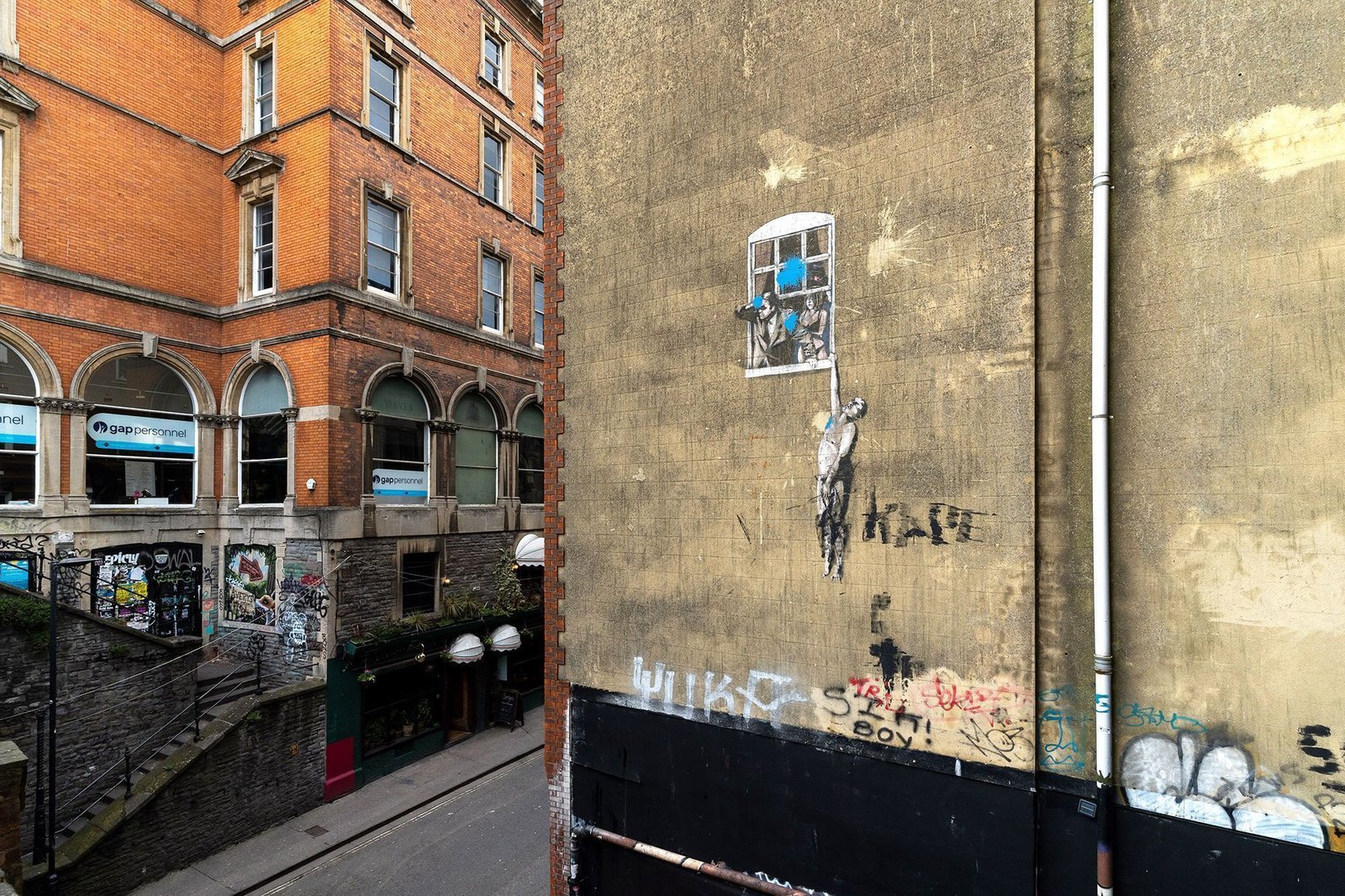 Mural de Banksy será leiloado com prédio em que foi criado Mural de Banksy será leiloado com prédio em que foi criado