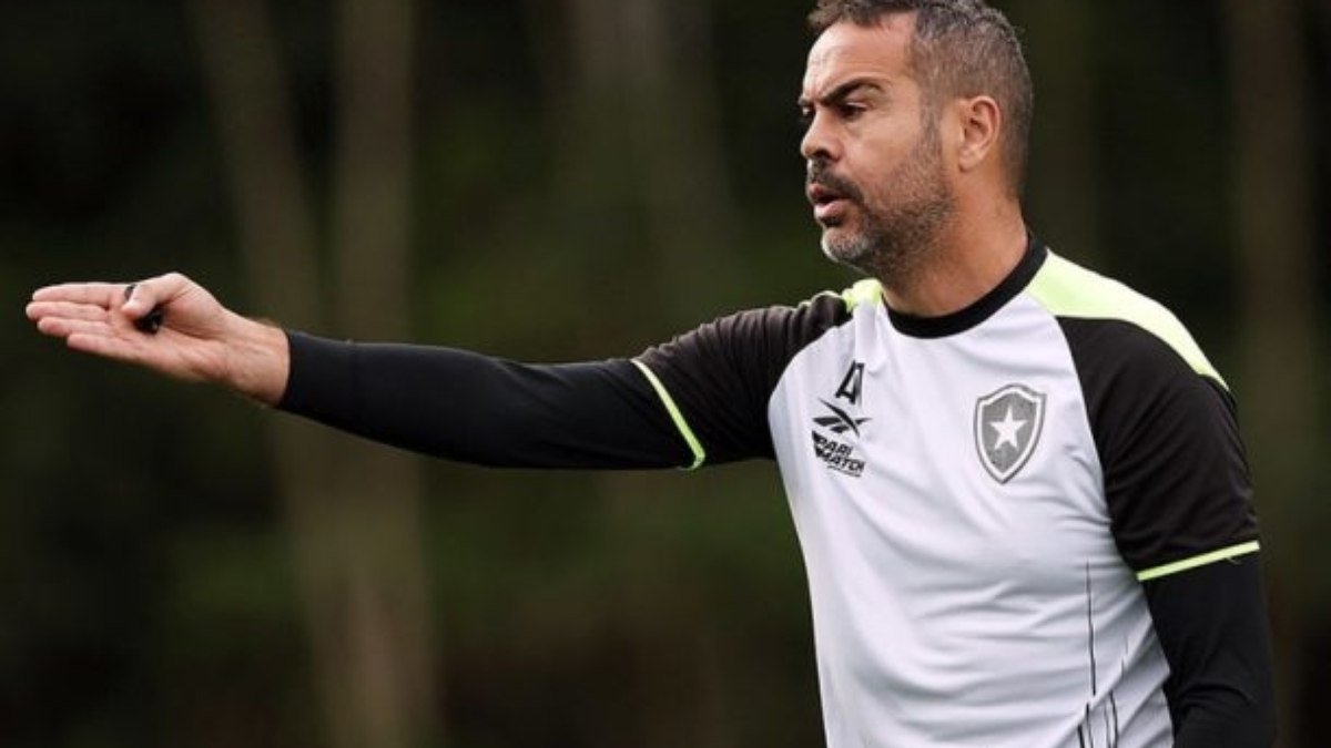 Botafogo vai com titulares contra o Bragantino em meio à Libertadores