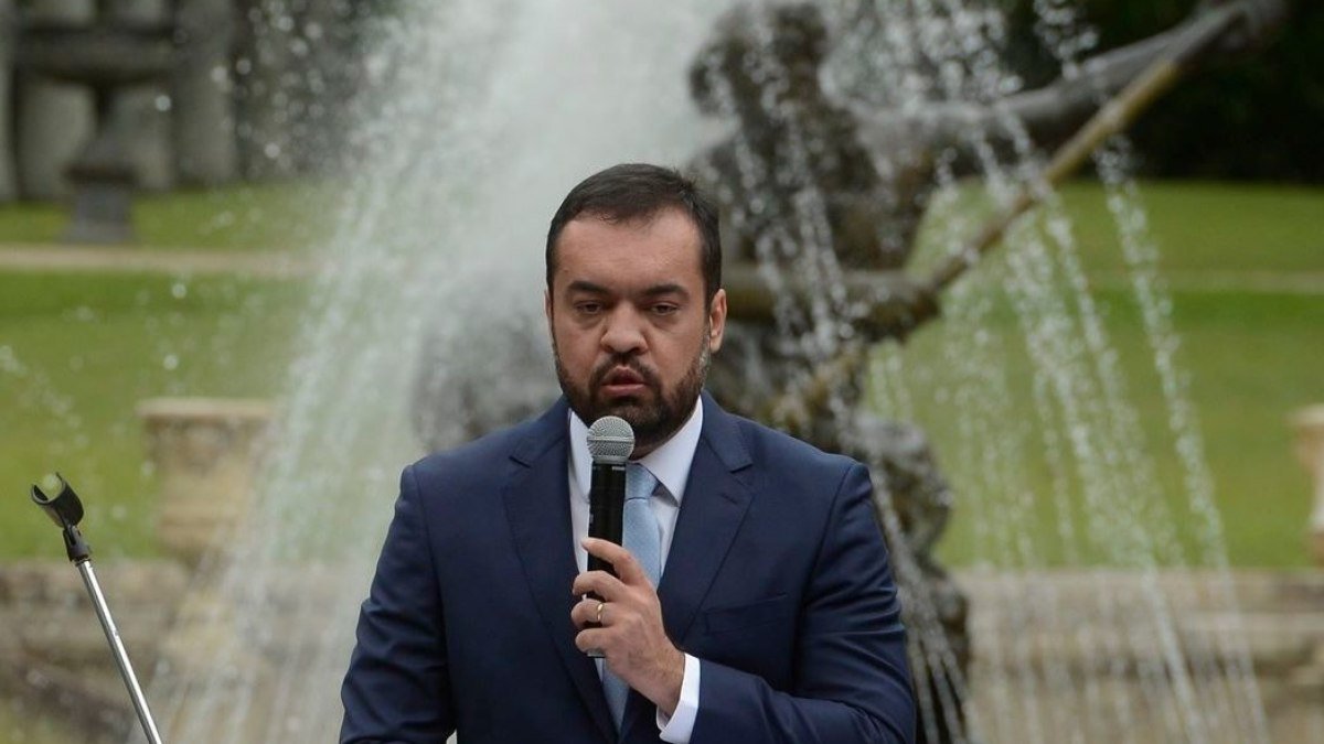 Procuradoria defende cassação de governador e vice do Rio de Janeiro