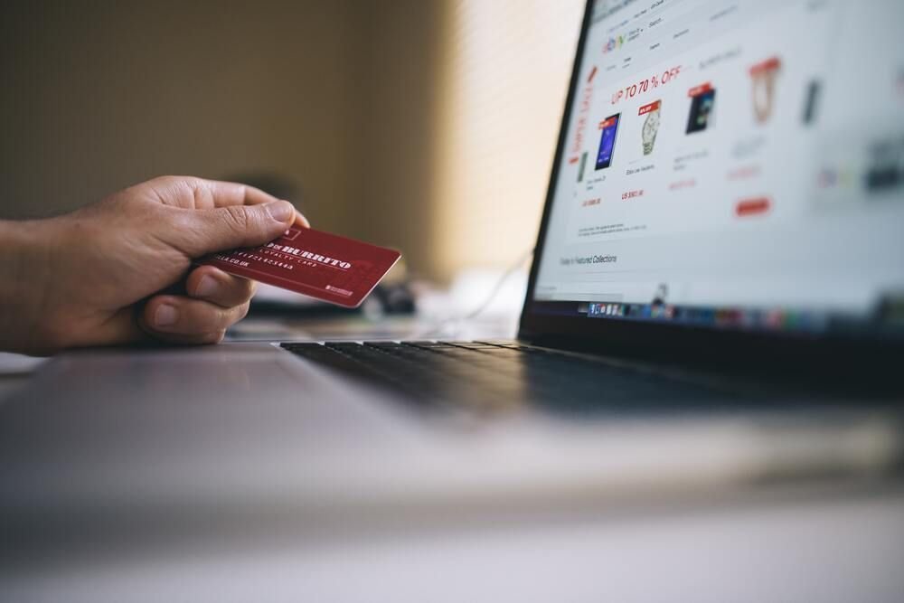 Vendas online batem recorde de R$ 4,27 bilhões na Black Friday deste ano 