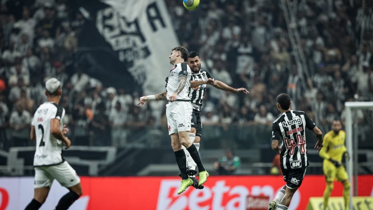 Vasco e Atlético-MG decidem vaga na final da Copa do Brasil