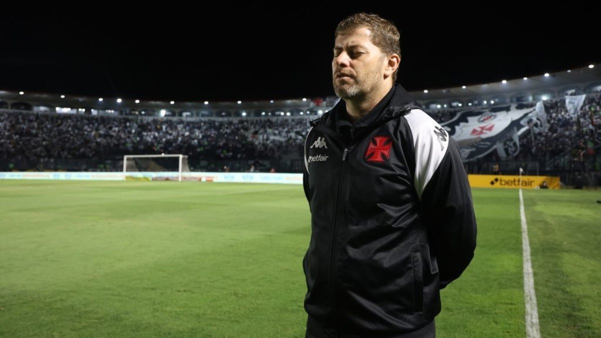 Rafael Paiva lamenta empate do Vasco e fala sobre dificuldades: ‘Jogo não encaixou’
