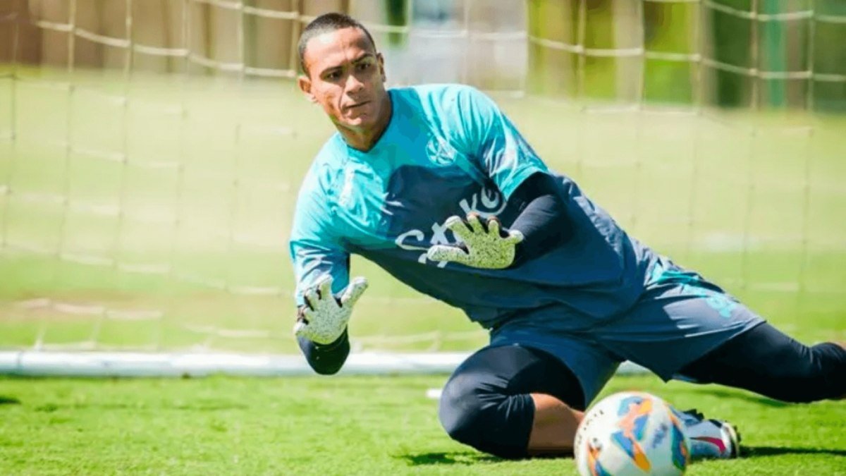 Santos acerta a contratação do goleiro Renan, ex-Juventude