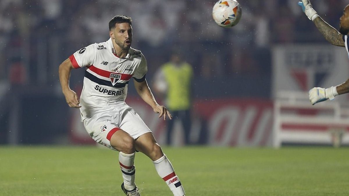 Calleri e Lucas Moura vibram com classificação e pensam no Botafogo