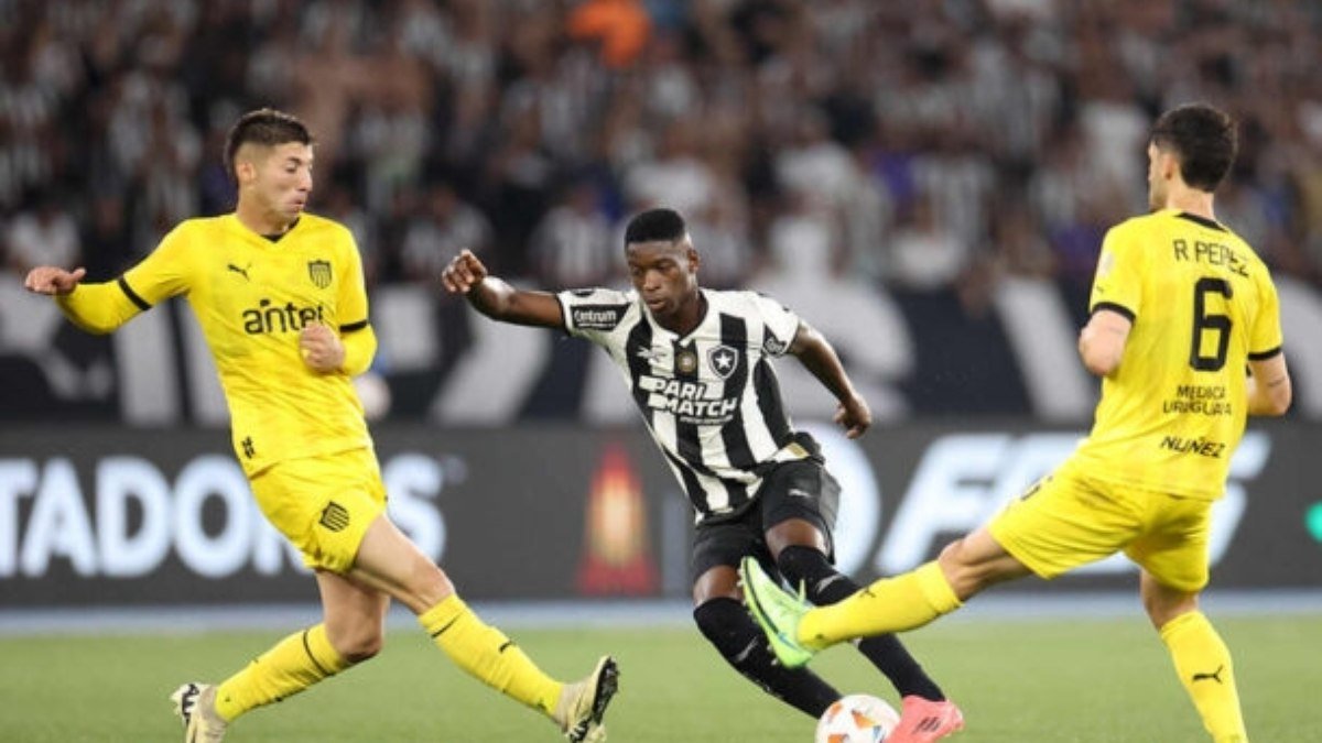 Luiz Henrique explica mudança de postura do Botafogo no 2º tempo