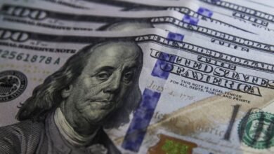 Dólar fecha em alta, cotado a R$ 5,6952. Bolsa tem queda de 0,47%, aos 138.887,81 pontos