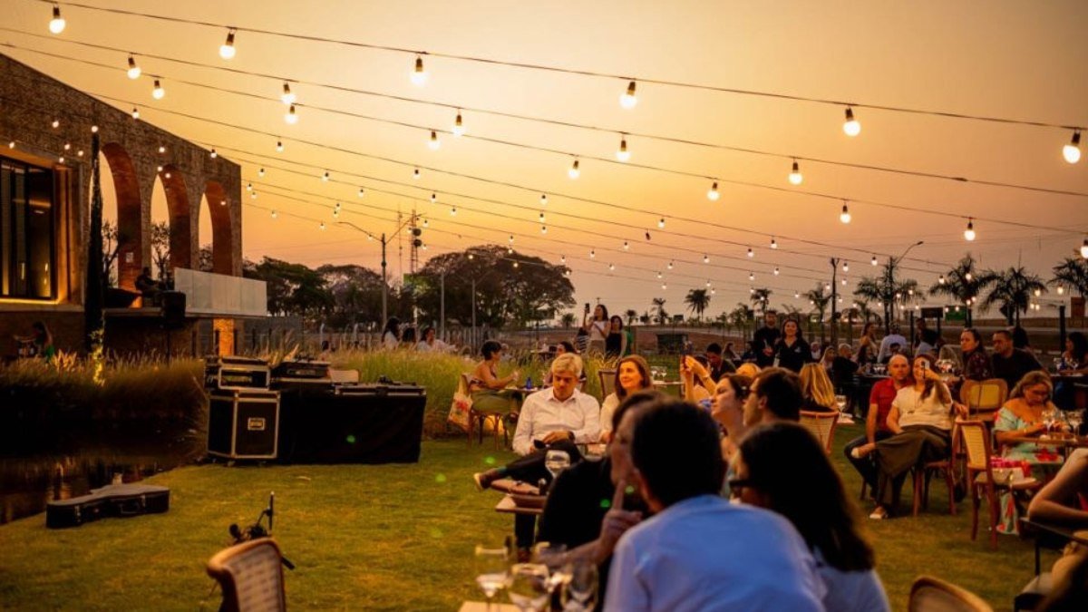 Com menu de chef renomada, apreciadores de vinho curtem Music Sunset em Brasília